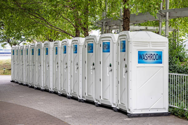 Best Portable bathroom rental  in Plains, KS